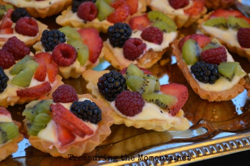 treasuringthemoments.net simple outdoor wedding reception