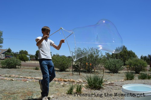 castle defenders make giant bubbles