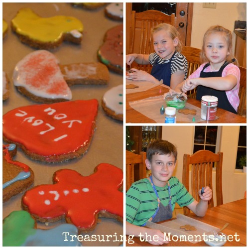 Christmas cookie decorating family fun treasuring the moments.net